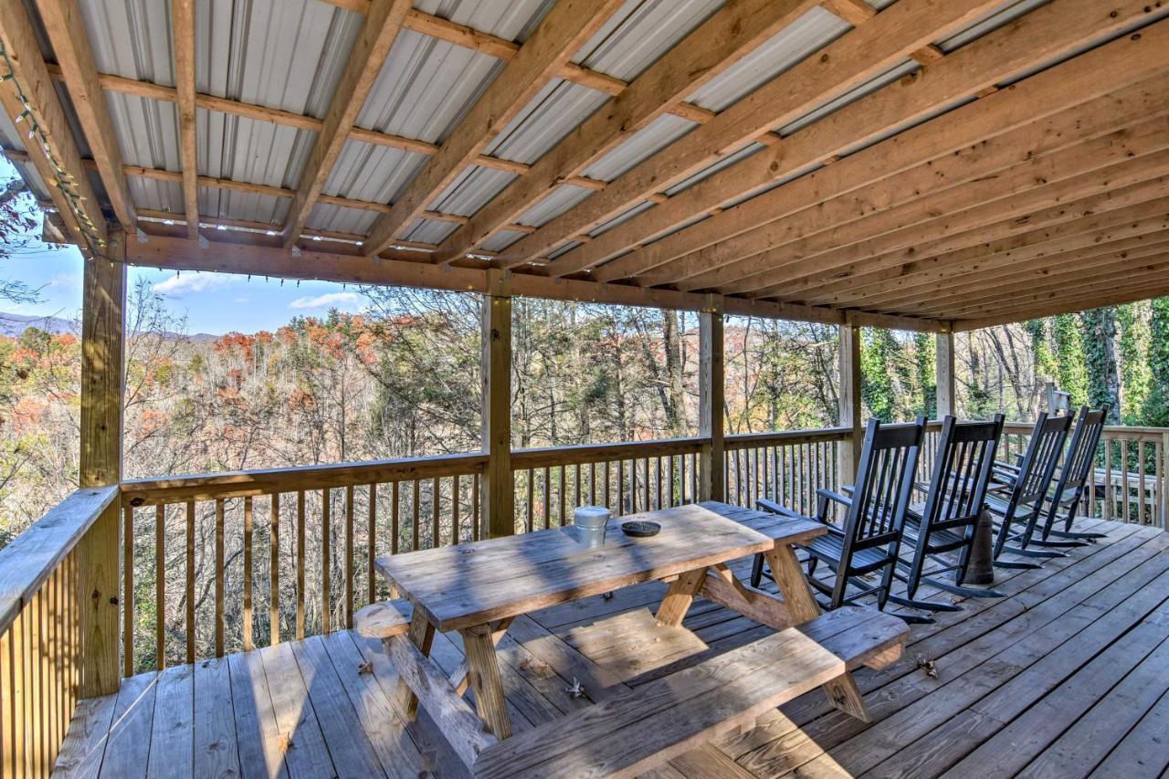 Holiday home Natures Retreat With Hot Tub 7 Mi To Bryson Whittier