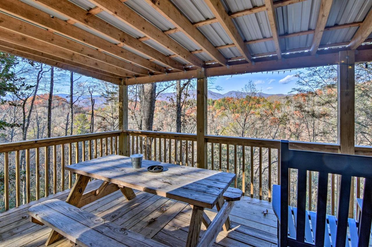 Holiday home Natures Retreat With Hot Tub 7 Mi To Bryson Whittier